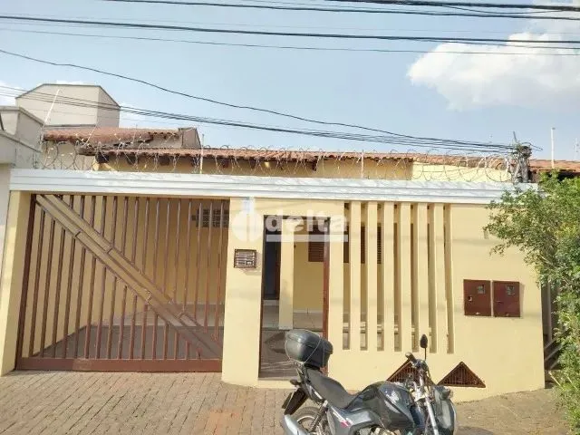 Imagem: Alugo Casa Bairro Brasil 3Q 2 Garagens