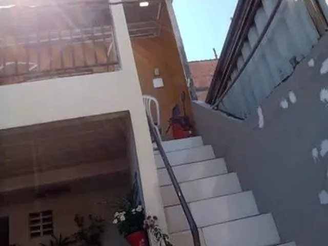 Imagem 1: Alugo Apartamento no Japiim com 2 Quartos - Leia o Anúncio