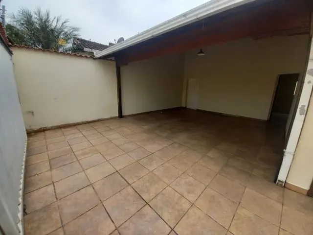 Imagem: Casa com 4 Dormitórios para Alugar em Betim