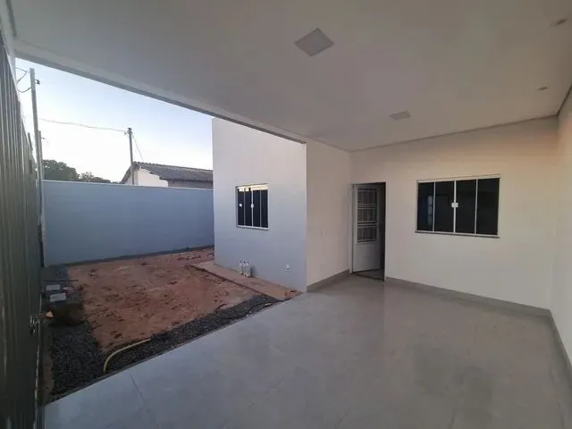 Imagem: A casa possui 2 Dormitórios, 1 Banheiro, 1 Vaga na