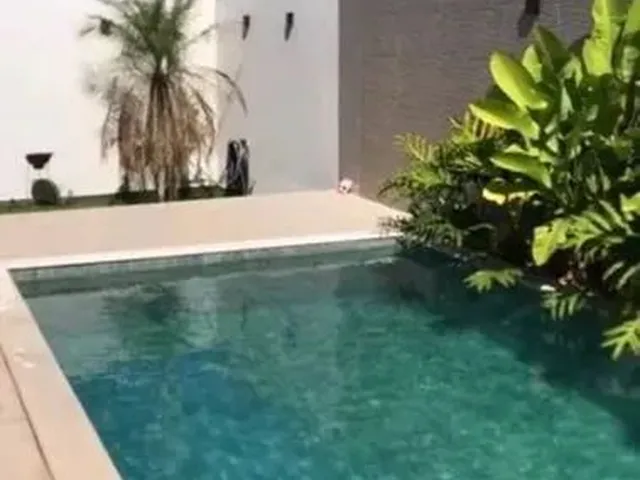 Imagem: A casa possui 3 Dormitórios, 2 Suítes, 4 Banheiros, 4