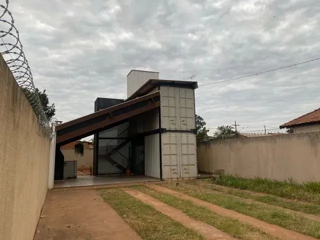 Imagem 2: Casa / Sobrado 2 Quartos 3 Banheiros