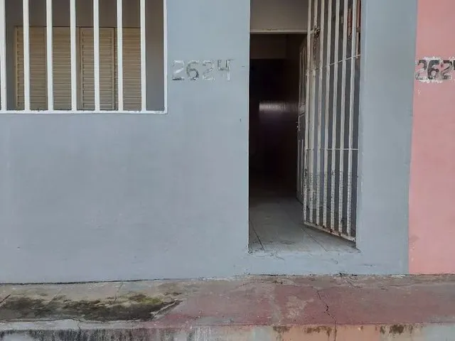 Imagem: A casa possui 1 Dormitório, 1 Banheiro e está localizado