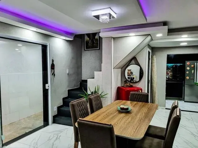 Imagem: A casa possui 2 Dormitórios, 1 Suíte, 1 Banheiro, 76m²