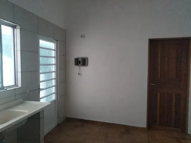 Imagem: A casa possui 1 Dormitório, 1 Banheiro e está localizado
