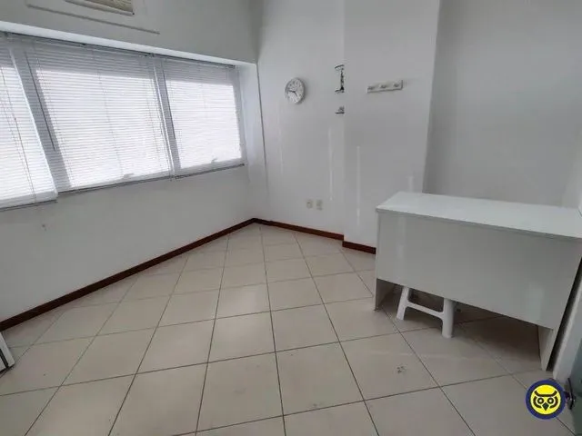 Imagem: Sala Comercial na Trindade, a Venda, Garagem