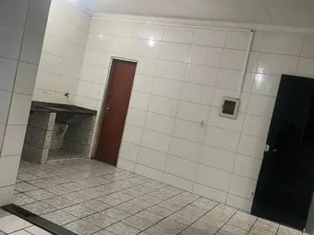 Imagem 3: Prédio com Loja Casa e Garagem Oportunidade