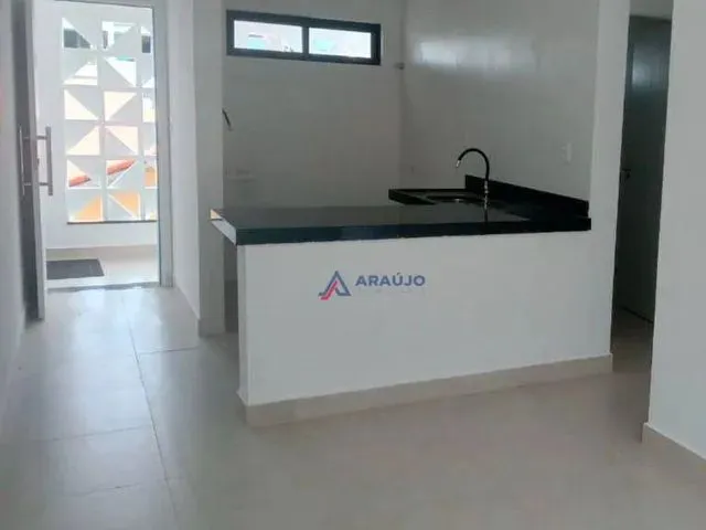 Imagem: O apartamento possui 2 Dormitórios, 1 Suíte, 2 Banheiros,