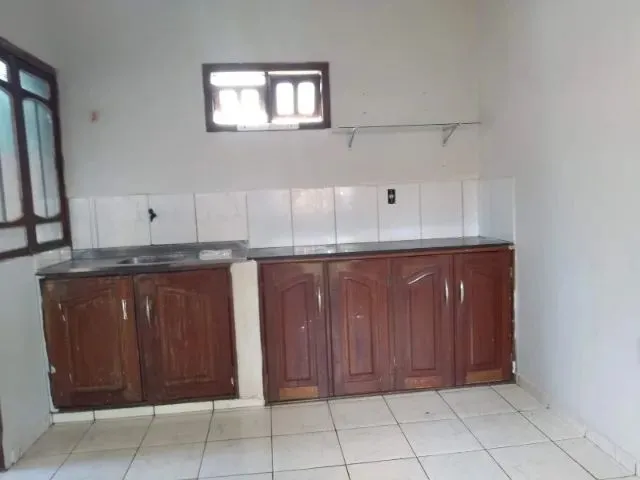 Imagem: A casa em condomínio possui 2 Dormitórios, 1 Banheiro, 2 Vagas