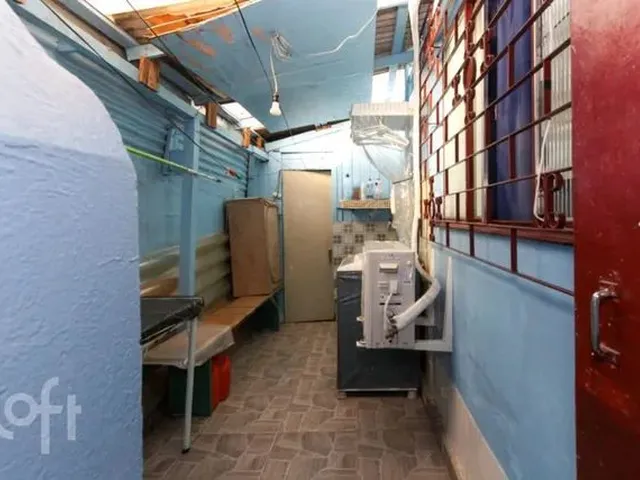 Imagem: A casa possui 4 Dormitórios, 3 Banheiros, 3 Vagas na