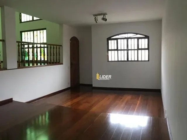 Imagem: Casa Sobrado para Aluguel, 6 Quartos, 2