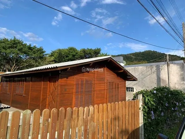 Imagem: Casa com Amplo Quintal e 3 Quartos
