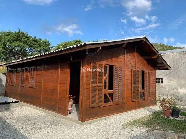 Imagem 11: Casa com Amplo Quintal e 3 Quartos