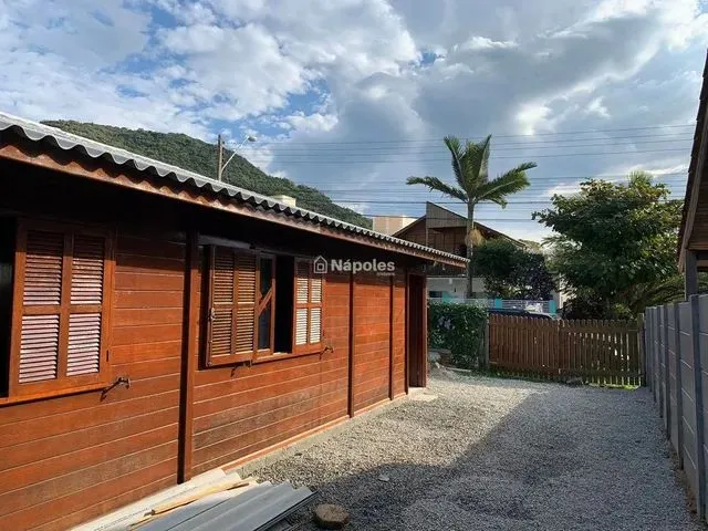 Imagem 5: Casa com Amplo Quintal e 3 Quartos