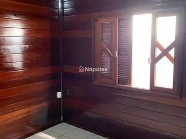 Imagem 4: Casa com Amplo Quintal e 3 Quartos