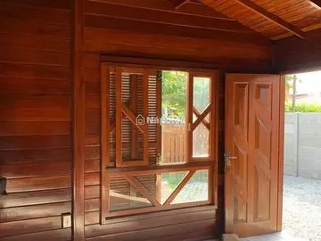 Imagem 8: Casa com Amplo Quintal e 3 Quartos