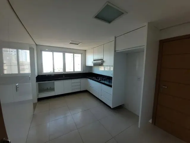 Imagem 8: Apartamento para Aluguel Possui 200 M2 com 04 Quartos em Lídice - Uberlândia - Mg