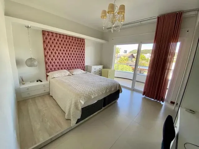 Imagem 10: Casa para Locação em Florianópolis, Jurerê Internacional, 3 Dormitórios, 3 Suítes