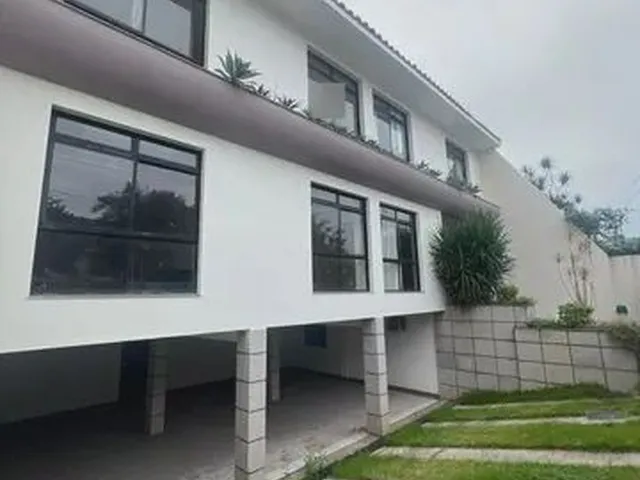 Imagem: Casa para Aluguel, 5 Quarto(S) com 3 Suítes