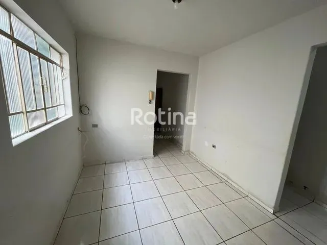 Imagem 12: Casa para Alugar, 3 Quartos, 1 Suíte, 1 Vaga, Brasil - Uberlândia/Mg - R$ 1.450,00