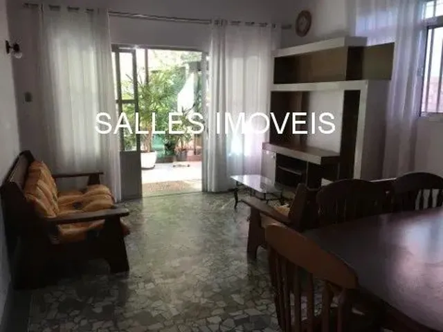 Imagem: A casa possui 3 Dormitórios, 1 Suíte, 2 Banheiros, 2