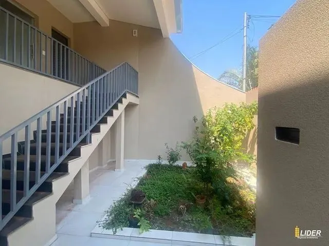 Imagem: Casa para Aluguel, 3 Quartos, 2 Suítes