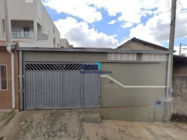 Imagem: A casa possui 2 Dormitórios, 1 Banheiro, 1 Vaga na