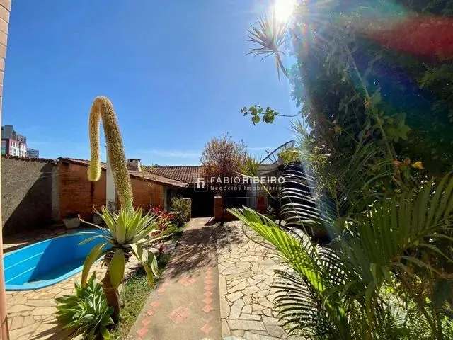 Imagem: Casa com 3 Dormitórios À Venda, 210 M²