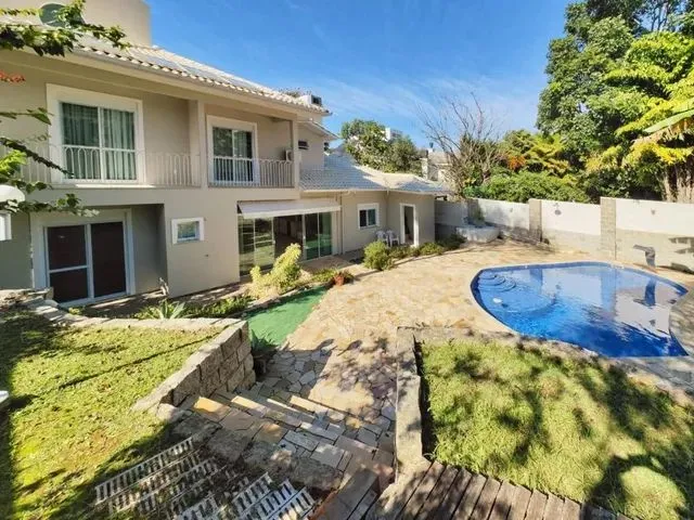 Imagem 8: Casa com 5 Dormitórios Terreno de 1400M² em Condomínio Fechado - Cacupé