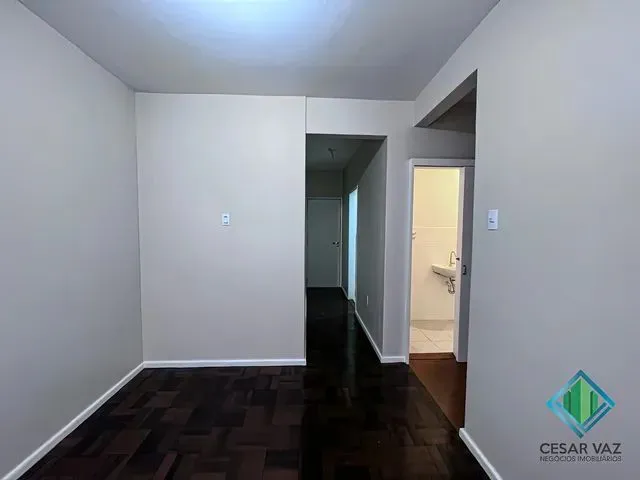 Imagem 12: Apartamento para Venda Tem 46 Metros Quadrados com 2 Quartos em Centro - Florianópolis
