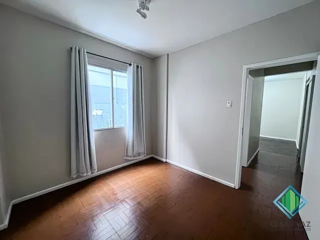 Imagem 2: Apartamento para Venda Tem 46 Metros Quadrados com 2 Quartos em Centro - Florianópolis
