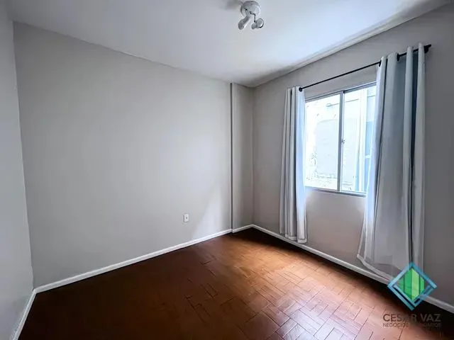Imagem 4: Apartamento para Venda Tem 46 Metros Quadrados com 2 Quartos em Centro - Florianópolis