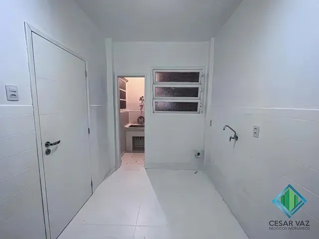 Imagem 10: Apartamento para Venda Tem 46 Metros Quadrados com 2 Quartos em Centro - Florianópolis