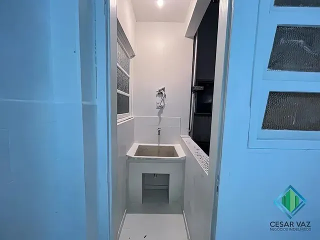 Imagem 5: Apartamento para Venda Tem 46 Metros Quadrados com 2 Quartos em Centro - Florianópolis