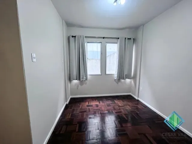Imagem 7: Apartamento para Venda Tem 46 Metros Quadrados com 2 Quartos em Centro - Florianópolis