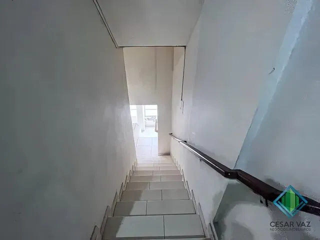 Imagem 9: Apartamento para Venda Tem 46 Metros Quadrados com 2 Quartos em Centro - Florianópolis
