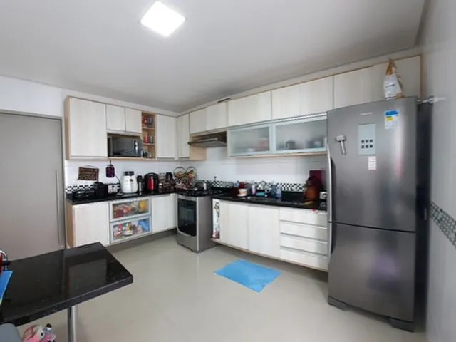 Imagem 2: Casa Triplex Condomínio Amsterdan Parque das Laranjeiras com 3 Suítes