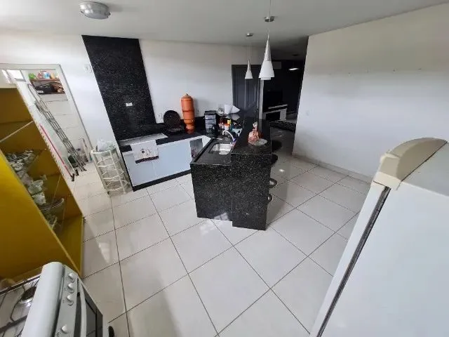 Imagem 8: Edifício com 3 Apartamentos Garagem e Terraço