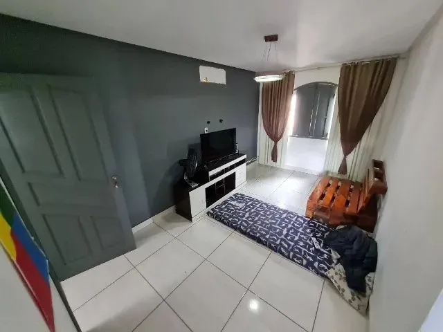 Imagem 2: Edifício com 3 Apartamentos Garagem e Terraço