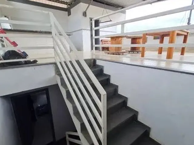 Imagem 12: Edifício com 3 Apartamentos Garagem e Terraço