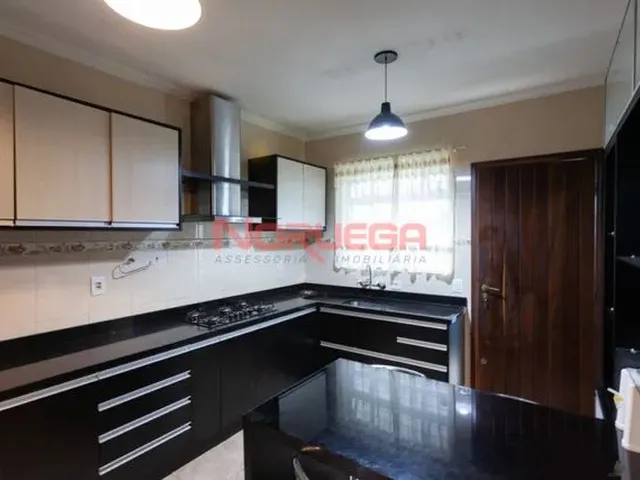 Imagem 16: Residência com 2 Quartos para Alugar por R$ 2700.00, 91.80 M2 - Merces - Curitiba/Pr