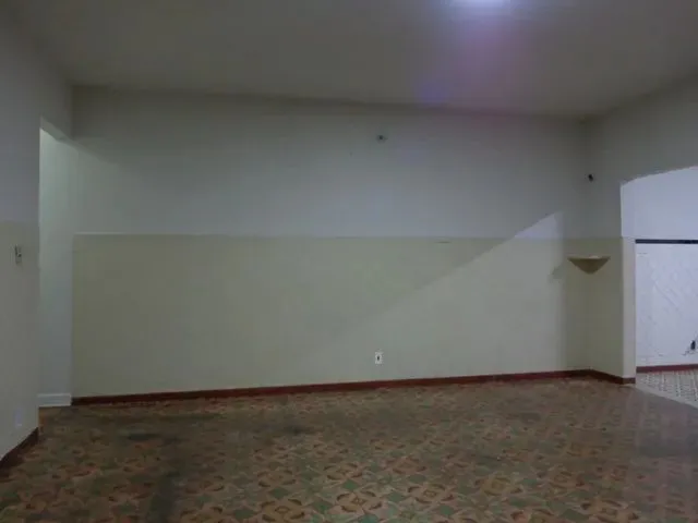 Imagem: O apartamento possui 4 Dormitórios, 1 Banheiro, 100m² de