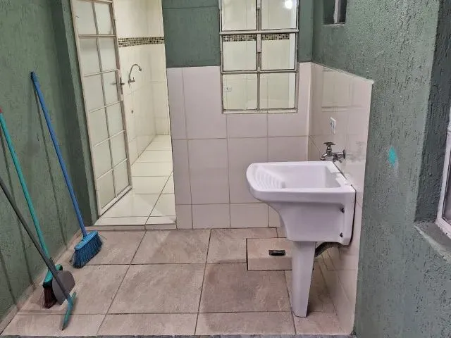 Imagem 3: Casa Dois Quartos Mais Quarto para Escritório - Alto Boqueirão - Condominio Fechado