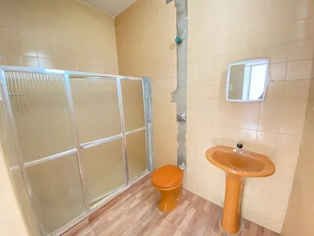 Imagem 4: Casa para Venda Possui 150 Metros Quadrados com 2 Quartos em Ponto Chic - Nova Iguaçu