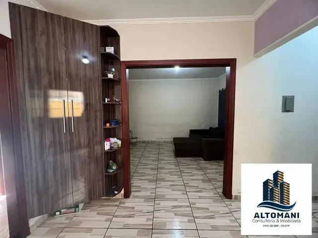 Imagem 2: Casa com 2 Dormitórios + Edícula - Jardim Adelaide