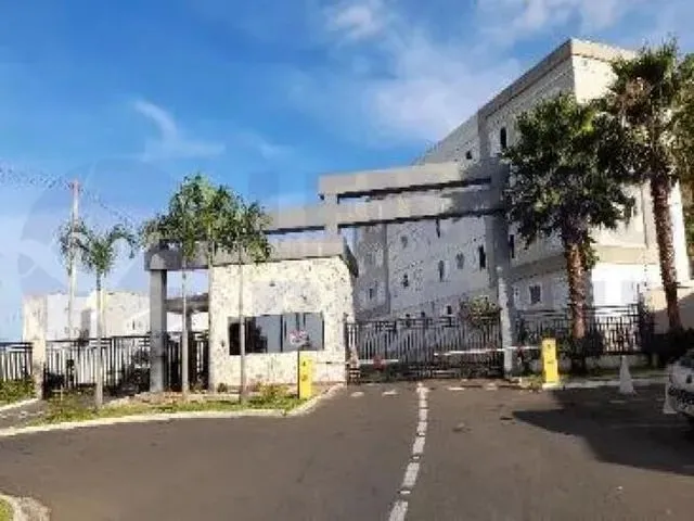 Imagem: O apartamento possui 2 Dormitórios, 1 Banheiro, 1 Vaga na