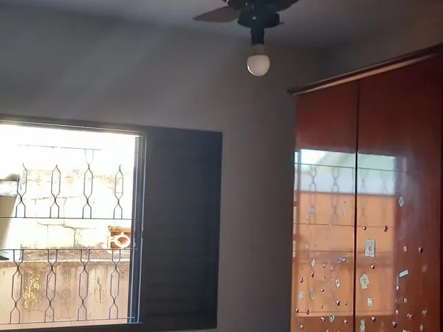 Imagem 3: Vendo Uma Casa na Rua Brilhante, Próximo do Centro