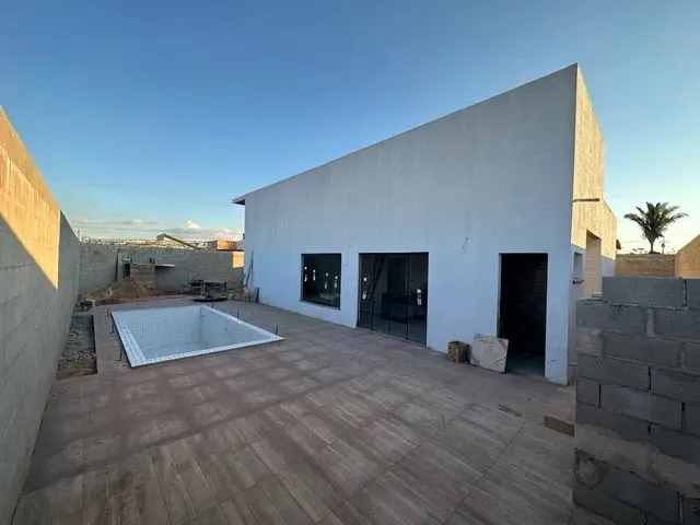 Imagem 5: Casa em Fase Final de Acabamento