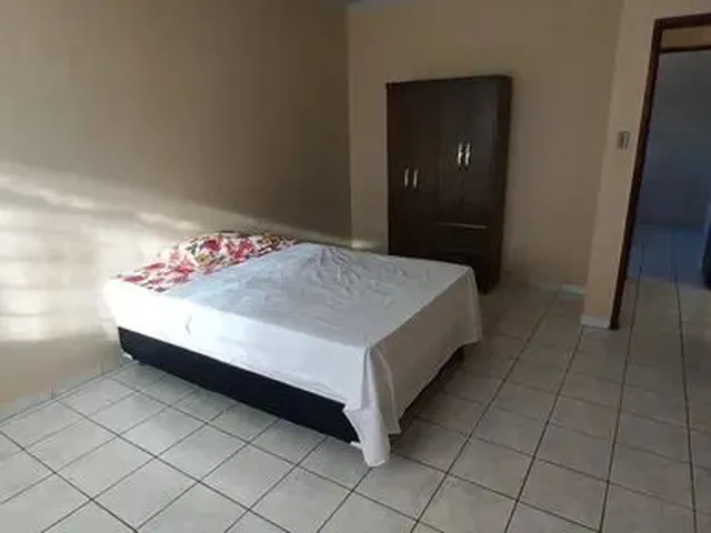Imagem: O apartamento possui 2 Dormitórios, 1 Banheiro, 1 Vaga na