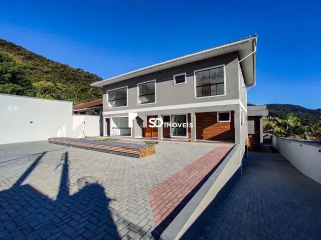 Imagem: Casa À Venda, 3 Quartos, 2 Suítes, 2 Vagas